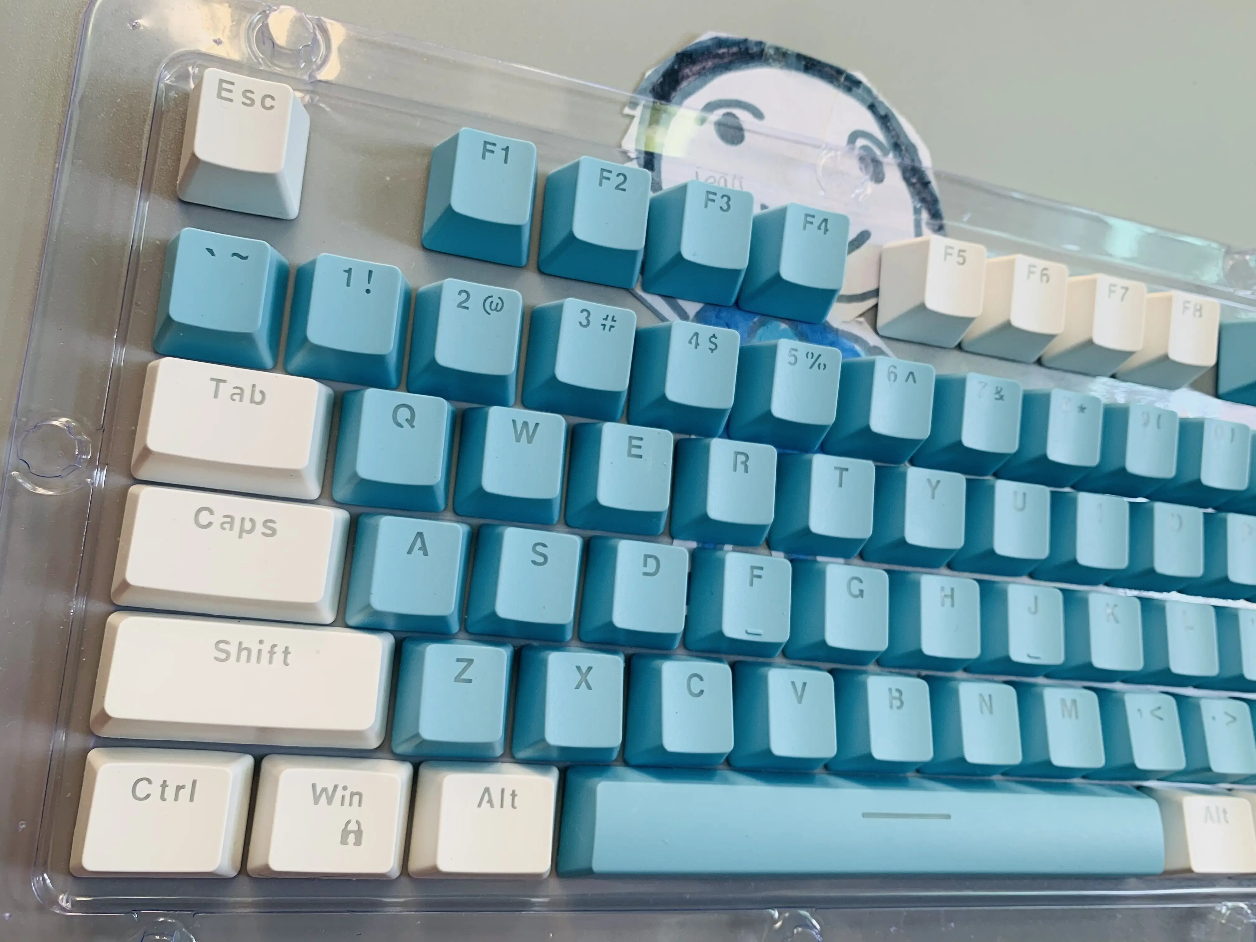 Mechanical Keyboard Keycaps 104 Pcs Mechanical Keyboard Keycaps Set Backlit Two-Color ABS Purple White Key Cap for 61/87/104 Key Cherry MX Keycap