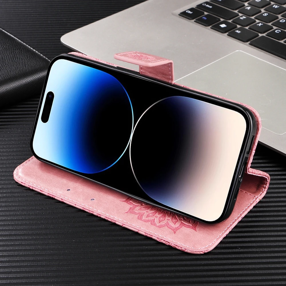 Leather Smartphone Case with Seamless Fit and Timeless Design