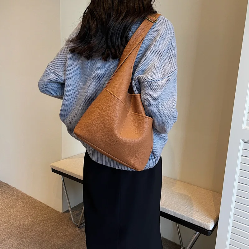 

Minority Design Underarm Bag Female 2023 New Soft Retro Tote Bag Commuter Large-capacity Fashion Shoulder Bag