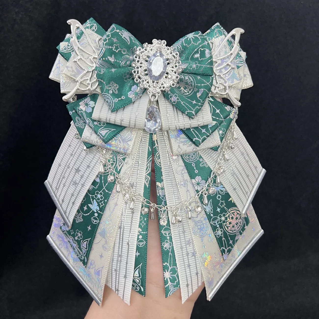 Niedliche und Süße Schleifenbrosche, Große Schleifenbrosche, Künstlicher Kragen, Edelstein-Anhängerkette, Geflügeltes Design, Handgefertigtes DIY-Fertigprodukt, Anime Lolita Cosplay, Comic Convention Anime Deko-Brosche, Rucksack-Dekoration, Dekorative Schleifen-Anstecknadel – Detail 2