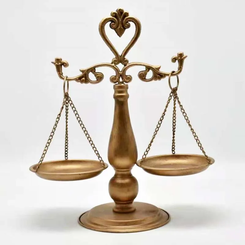 

Desktop Iron Balance Decoration Decoration Lawyer Props European Retro Personality European and American Office Decorations Luck