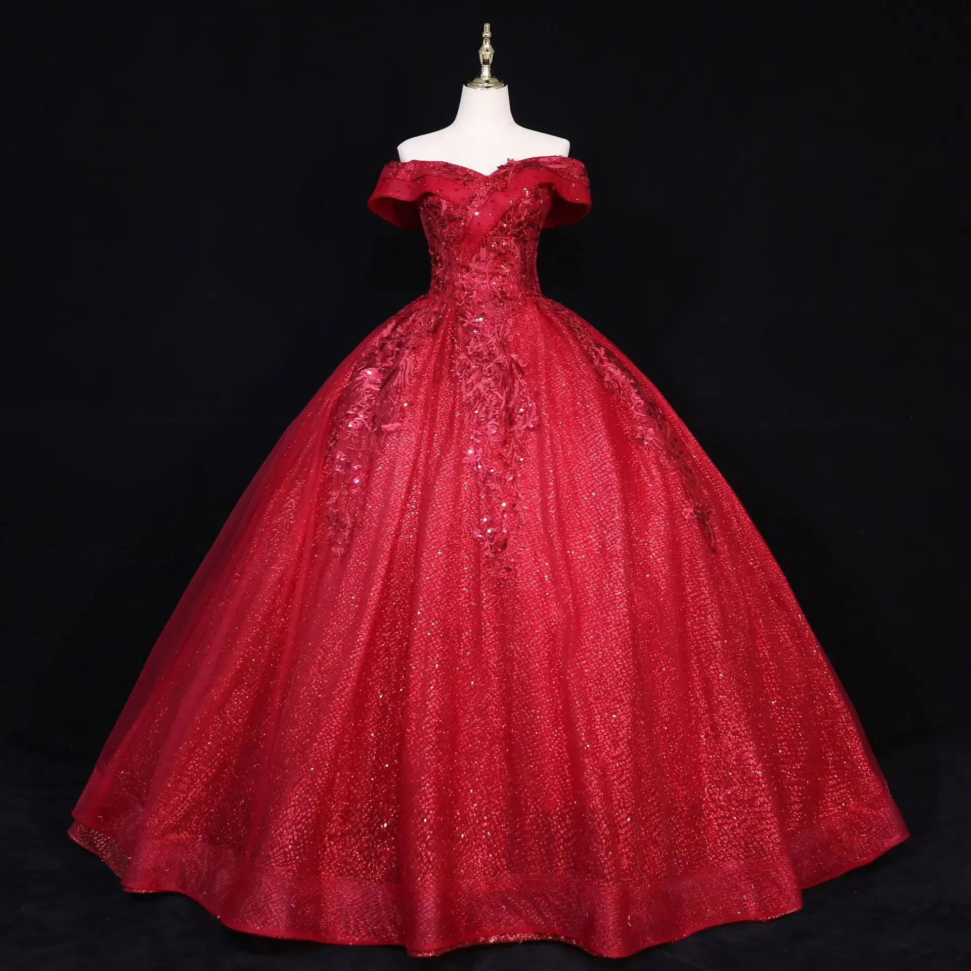 

Burgundy Ball Gown Quinceanera Dresses For 15 Party Sexy Off-Shoulder Lace Beading Formal Princess Birthday Gowns