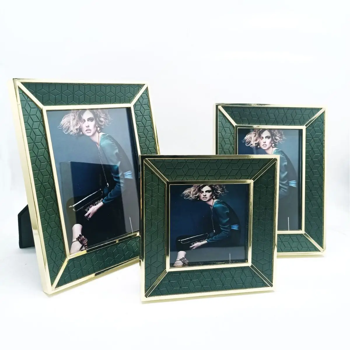 

Современная простая металлическая рамка с кожаной фоторамкой