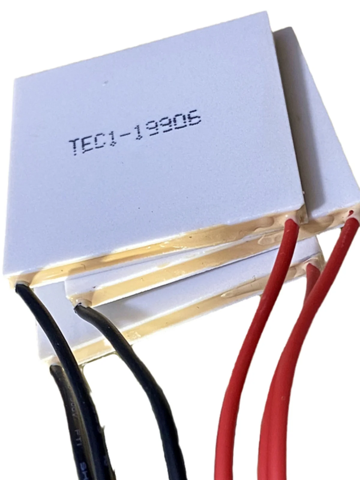 

1 шт. полупроводниковый охлаждающий чип TEC1-19906 40*40 мм 24V6A чип радиатора высокой мощности