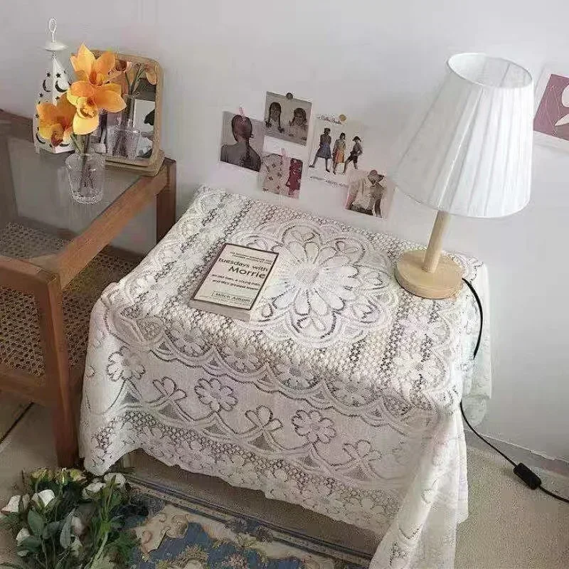 레이스 식탁보, 흰색 침대 옆 행 프레임, 커버 천이 있는 커피 테이블, 작은 신선한 사각형 스톨 식탁보 QDAN450