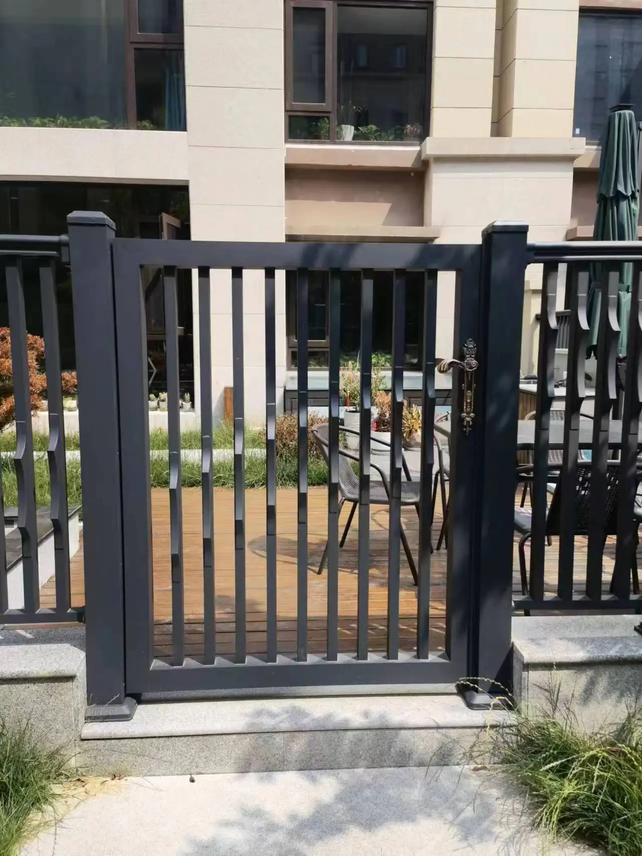 Hot sale golden paint wrought gate designs door aluminum gates New Design Fancy Gates Aluminum Garden Grill Gate Colours 3