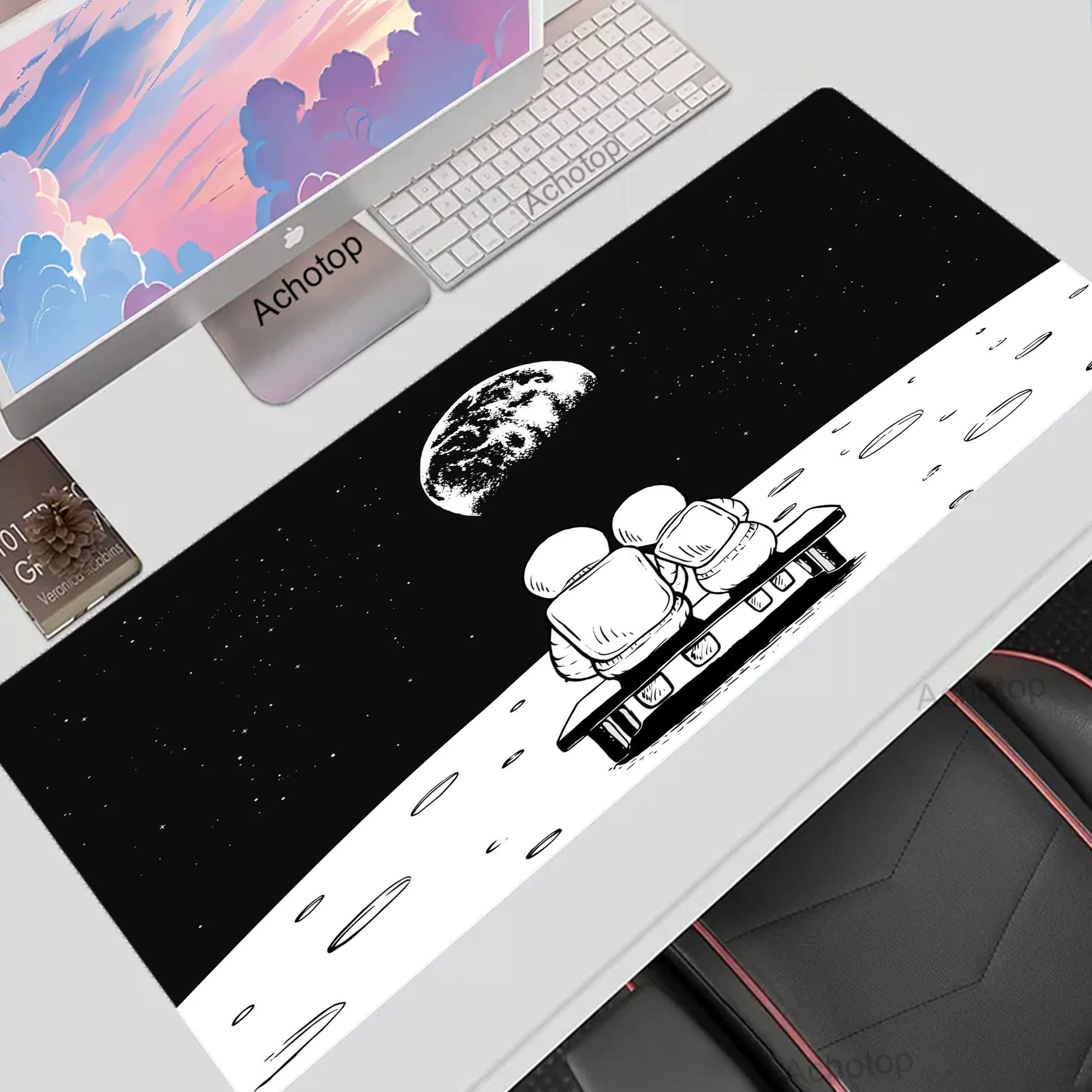 

Astronaut Large Mouse Pad XXL Computer Gamer Mousemat Pc Keyboard Deskmat Non-slip Rubber Desktop Carpet Office Speed Mouse Mats