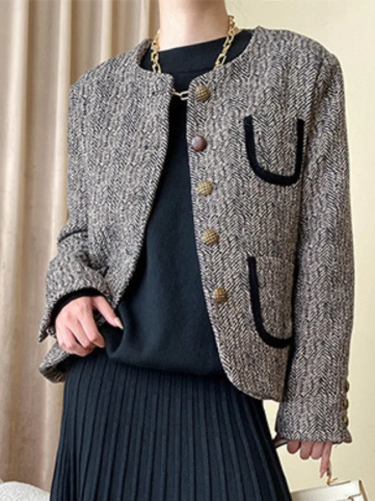 

Женская короткая куртка с круглым вырезом, однобортная винтажная куртка в елочку с контрастными карманами, модель X800 на осень и зиму