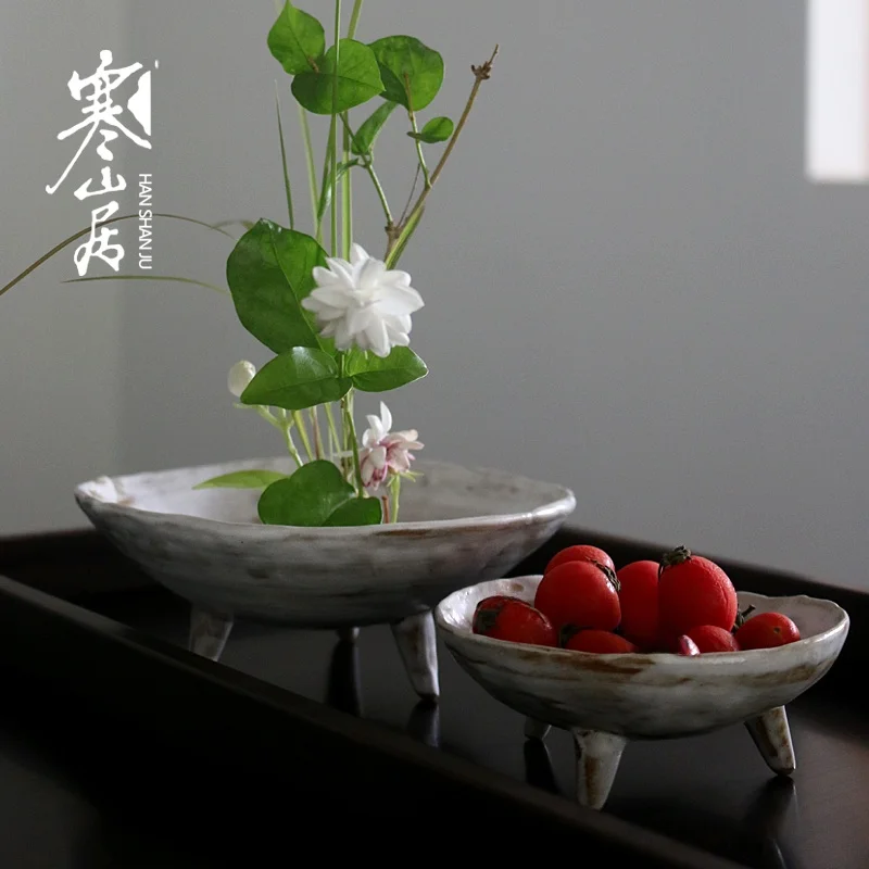 수제 소박한 세발 세라믹 접시 고대 스타일 차 스낵 트레이 젠 디저트 접시 심플 예술적 점토 접시