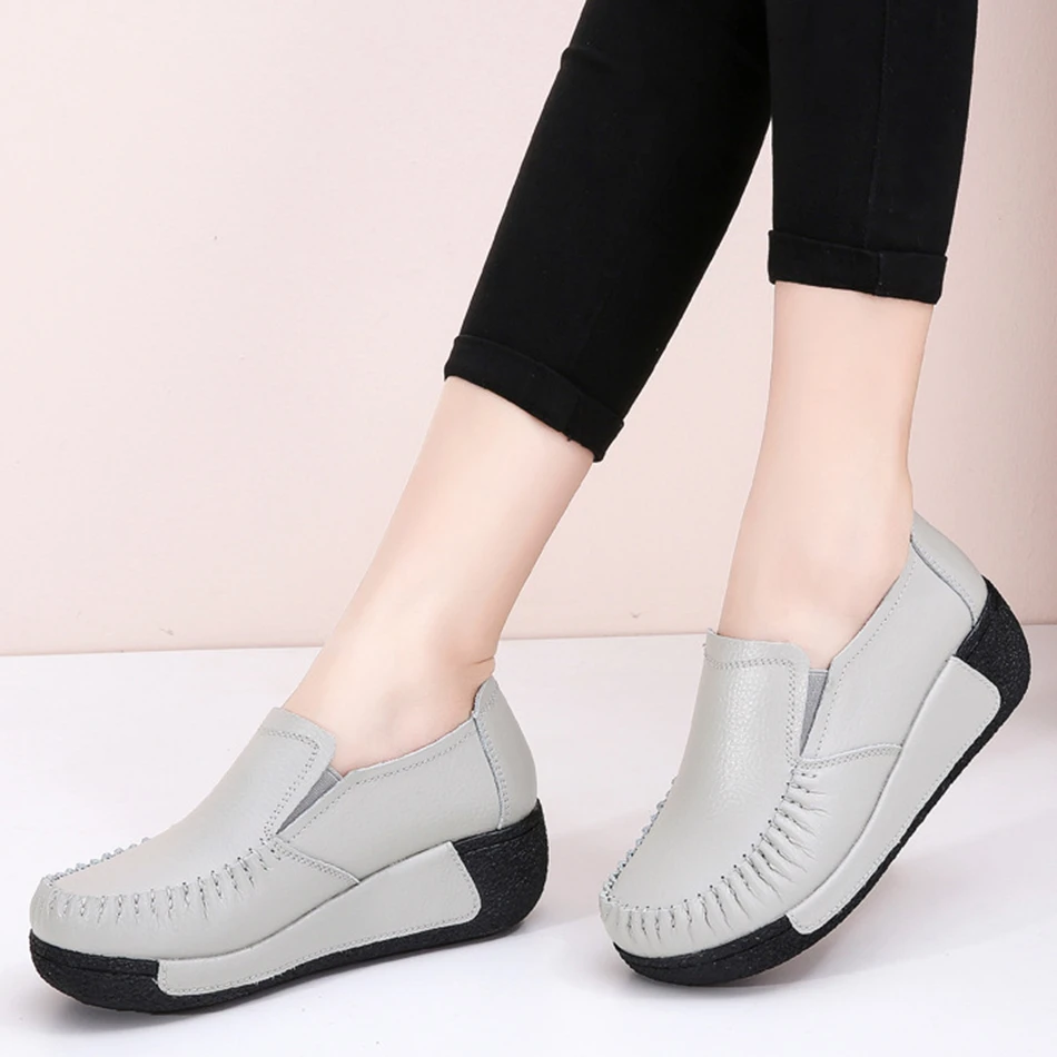 

2023 New Women's Leather Shoes Light and Comfortable Large Size Women's Shoes Outdoor Breathable Ladies Trendy Shoes