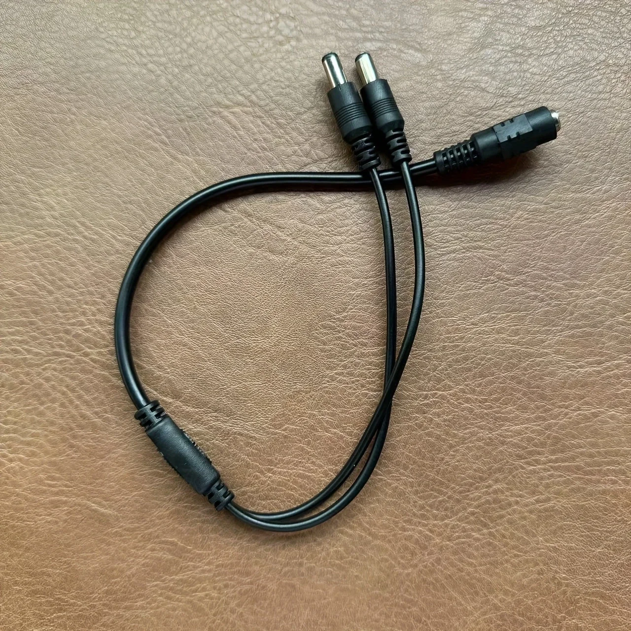12V DC Power Splitter Cable, 1 Female to 8 Male/1 Female to 2 Male Connectors 2.1*5.5mm Plug For CCTV Cameras 2