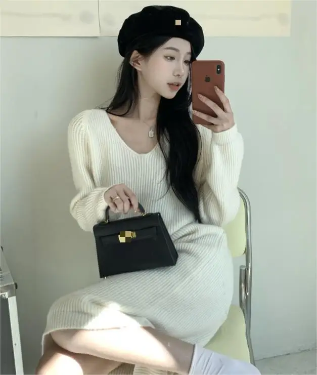 

Женское трикотажное платье, Осень-зима 2022, сексуальное облегающее эластичное базовое платье с V-образным вырезом, Женская юбка средней длины в ленивом стиле с длинным рукавом