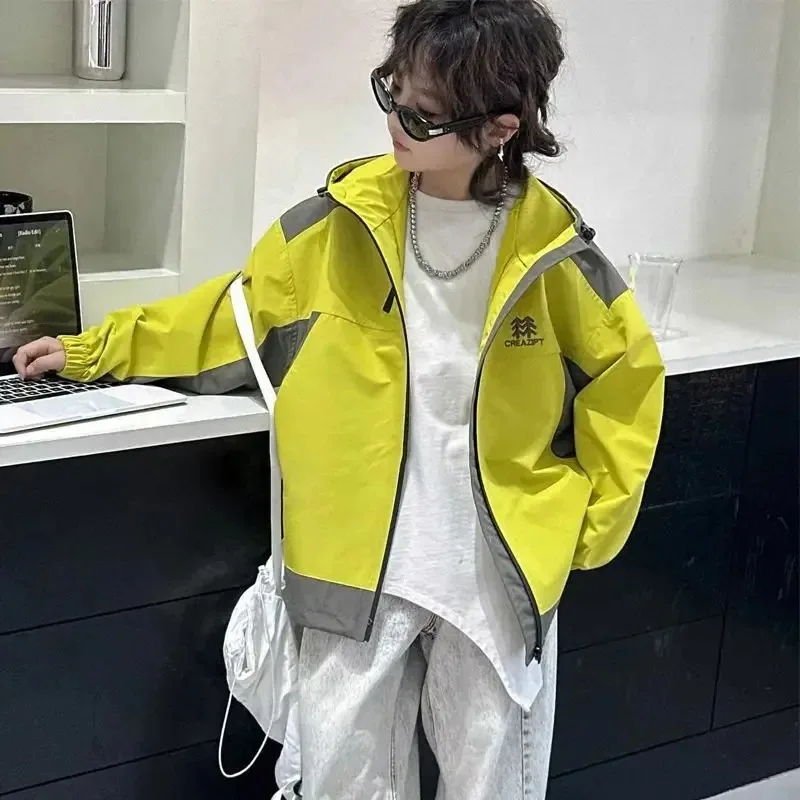 2025 새로운 Splicing 소년 코트 봄 가을 편지 인쇄 잘 생긴 후드 방풍 야외 재킷 5-14 Y 어린이 스포츠 겉옷