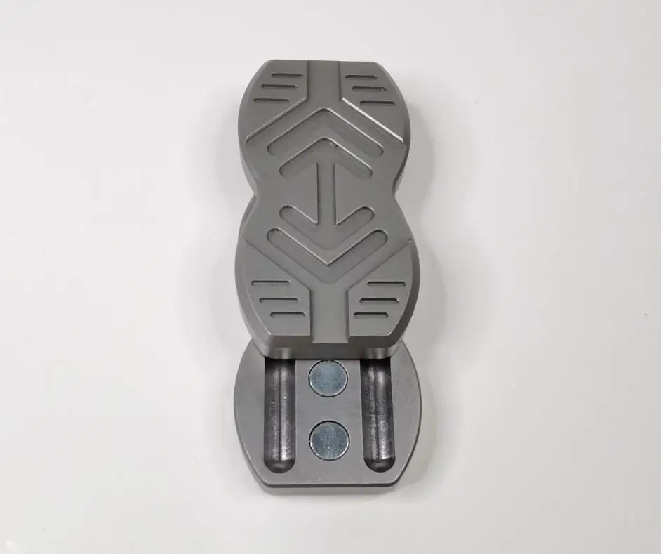 

New EDC stainless steel Rotary Push Card Fingertip Gyro Carry Boring Play Toys