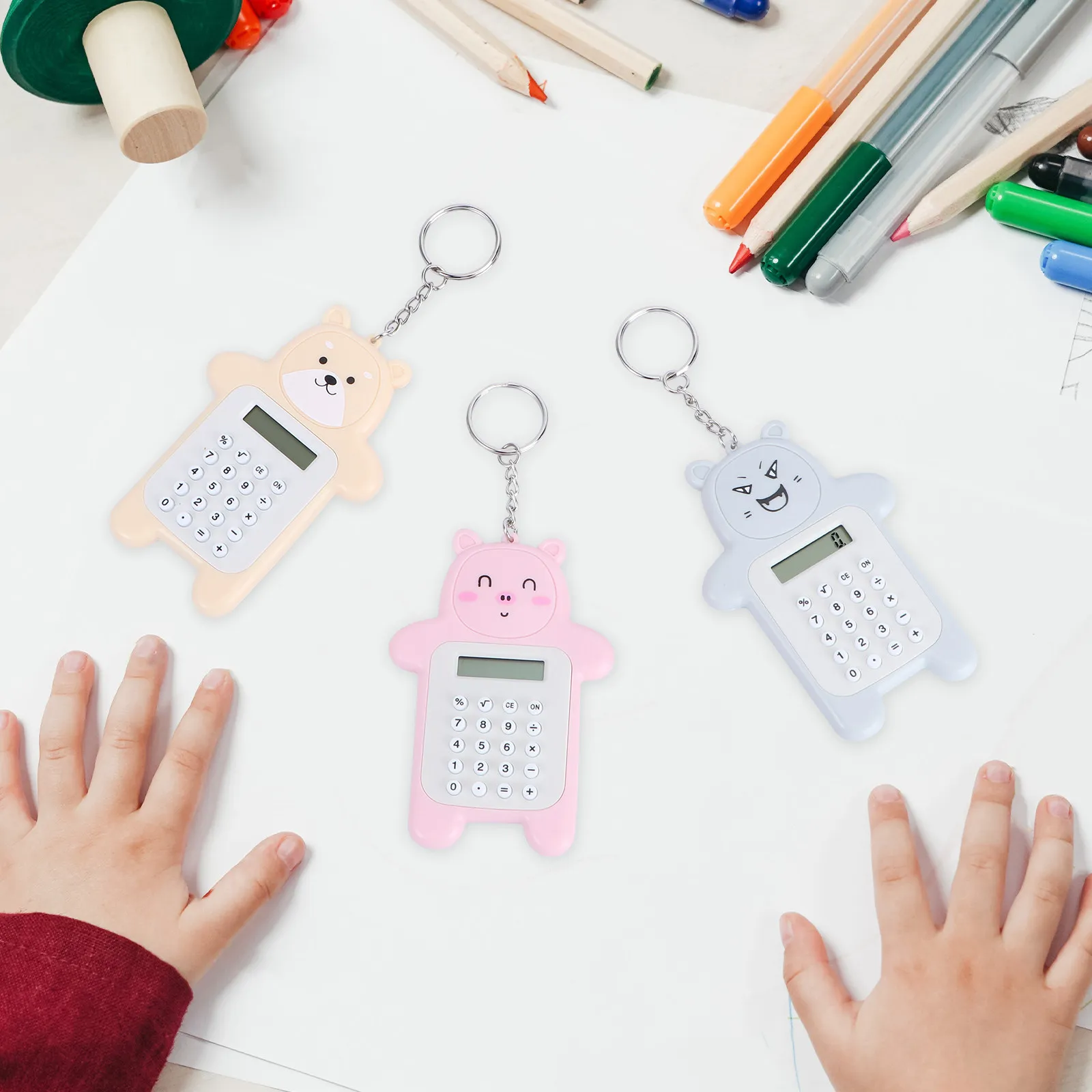 3Pcs 귀여운 곰 모양 전자 계산기 키 체인 펜던트 학생 사무실 가방을위한 미니 휴대용 포켓 계산기