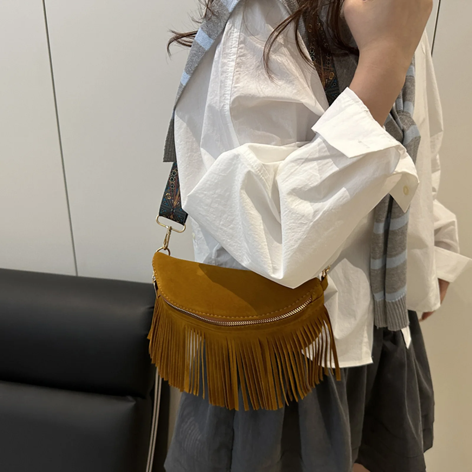 Faux Suede Fringe Shoulder Bag with Adjustable Strap Hobo Bag Vintage Chest Bag for Women Work Shopping Travel