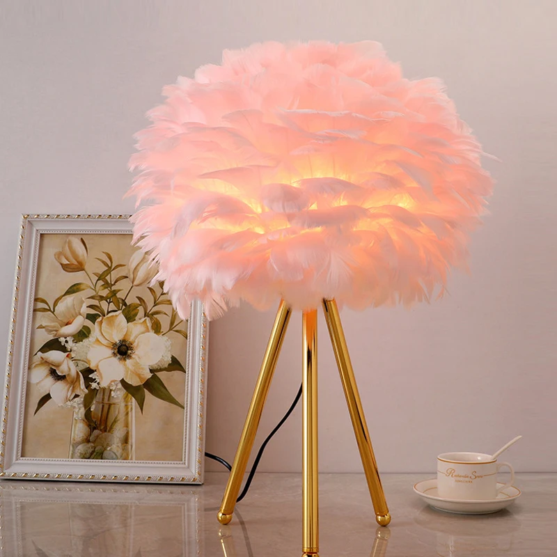 

Romantic Feather Table Lamp Home Indoor Bedside Lights Living Room Bedroom Coffee Shop Decor Desk Lamp Wedding Christmas Gift