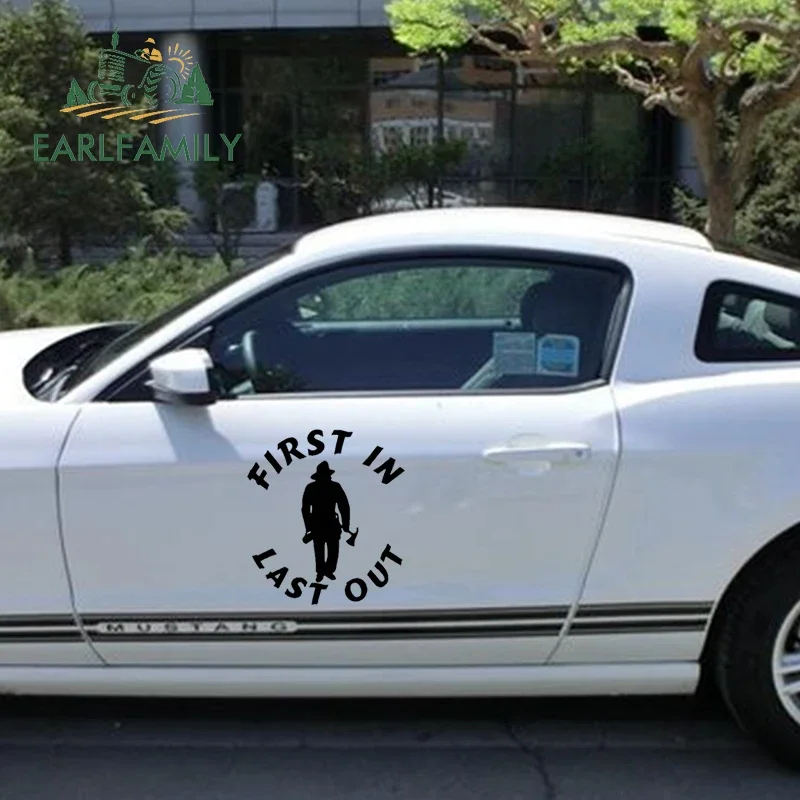 Earlfamily 43Cm X 43Cm First In Last Out Vinile Adesivi E Decalcomanie Per Auto Grandi Fire Firefighter Flame Funny Car Truck Sticker