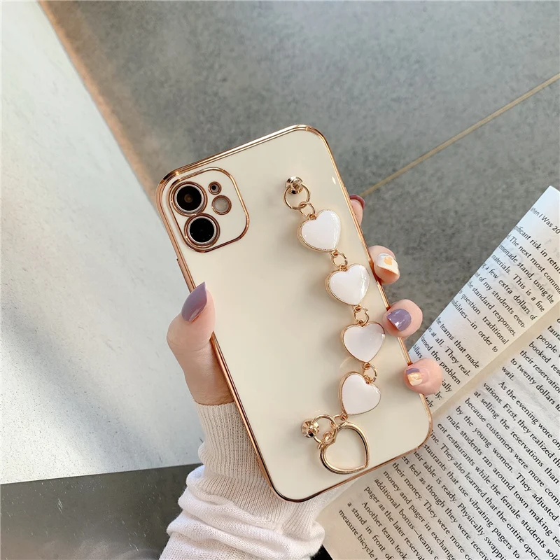 Luxury Chain Case for iPhone 13 12 11 Pro Max 12 11 MiNi XR XS X 7 8 plus SE3/2 Soft Cover With Plating Heart Metal 