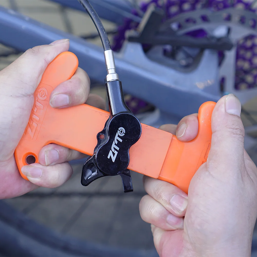 Bike Hydraulic Disc Brake Piston Press Tool Plastic Bicycle Hydraulic Disc Piston Compressor Tool for Brake Caliper Adjustment