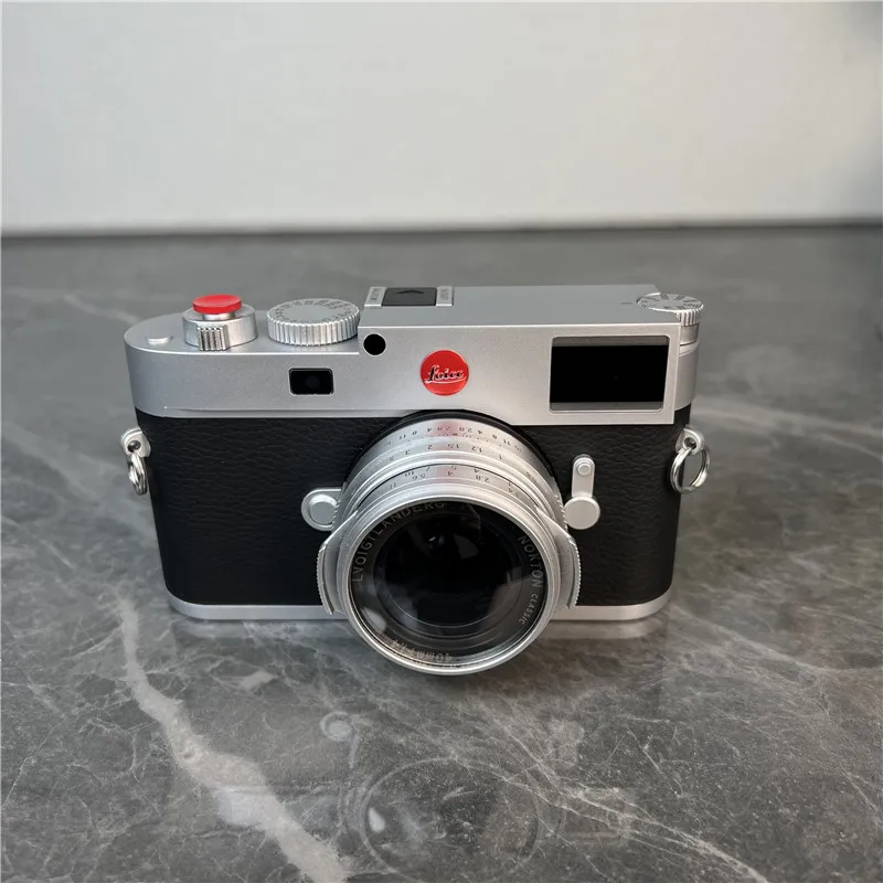 새로운 M11 Leica 모델 마이크로 싱글 카메라 장난감 모델에는 스튜디오 쇼룸 소품이 포함되어 있습니다.