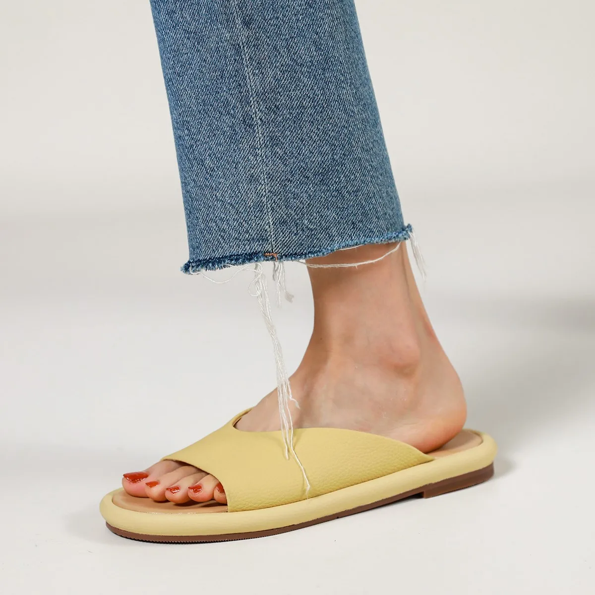 

Women's Beach Shoes Square Open Toe Sandals Casual Sandals And Slippers Women's Slippers Outer Wear Split Leather Flat-Bottomed