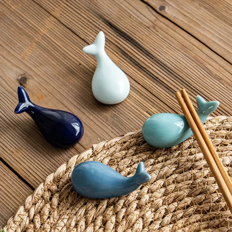 

1Pc Cartoon Ceramic Chopstick Holder Japanese Creative Whale Shape Chopsticks Rack Spoon Forks Pen Stand Kitchen Tableware 젓가락