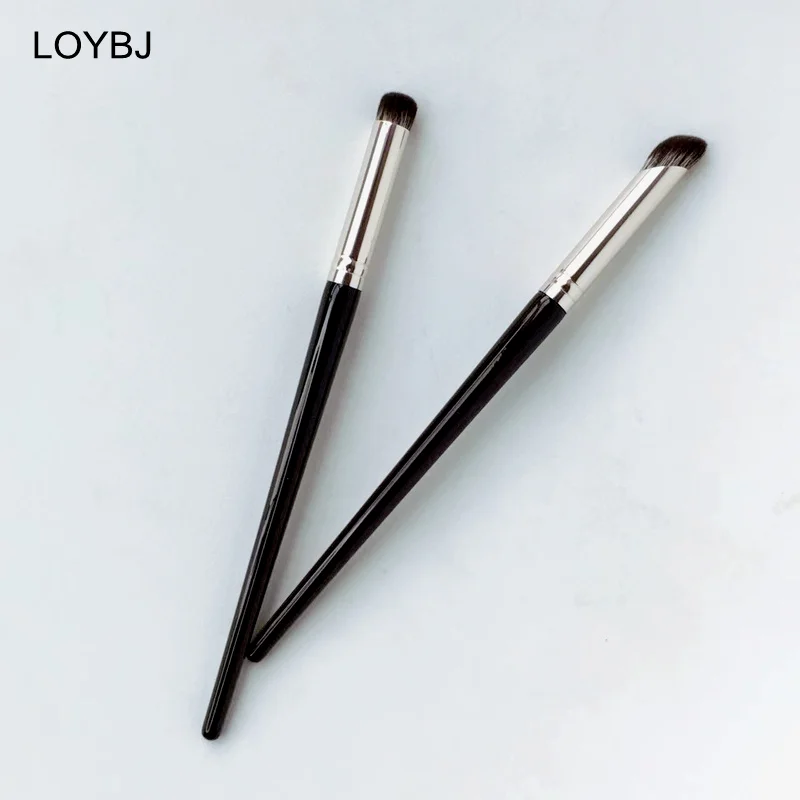 LOYBJ Foundation Brush Concealer Makeup Brushes Set Nose Shadow Eye Concealer Cosmetic Contour Cream Brush Beauty Tools 1/2Pcs makeup brushes makeup tool set makeup set