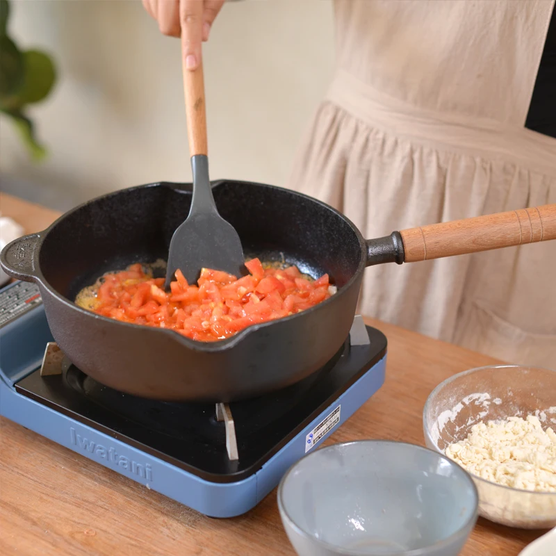 https://ae01.alicdn.com/kf/Sdccf29add15341eea44b7afc3a0f8e805/Deepened-Frying-Pan-with-Wooden-Handle-Pure-Uncoated-Thickened-Cast-Iron-Pot-Household-Old-fashioned-Health.jpg