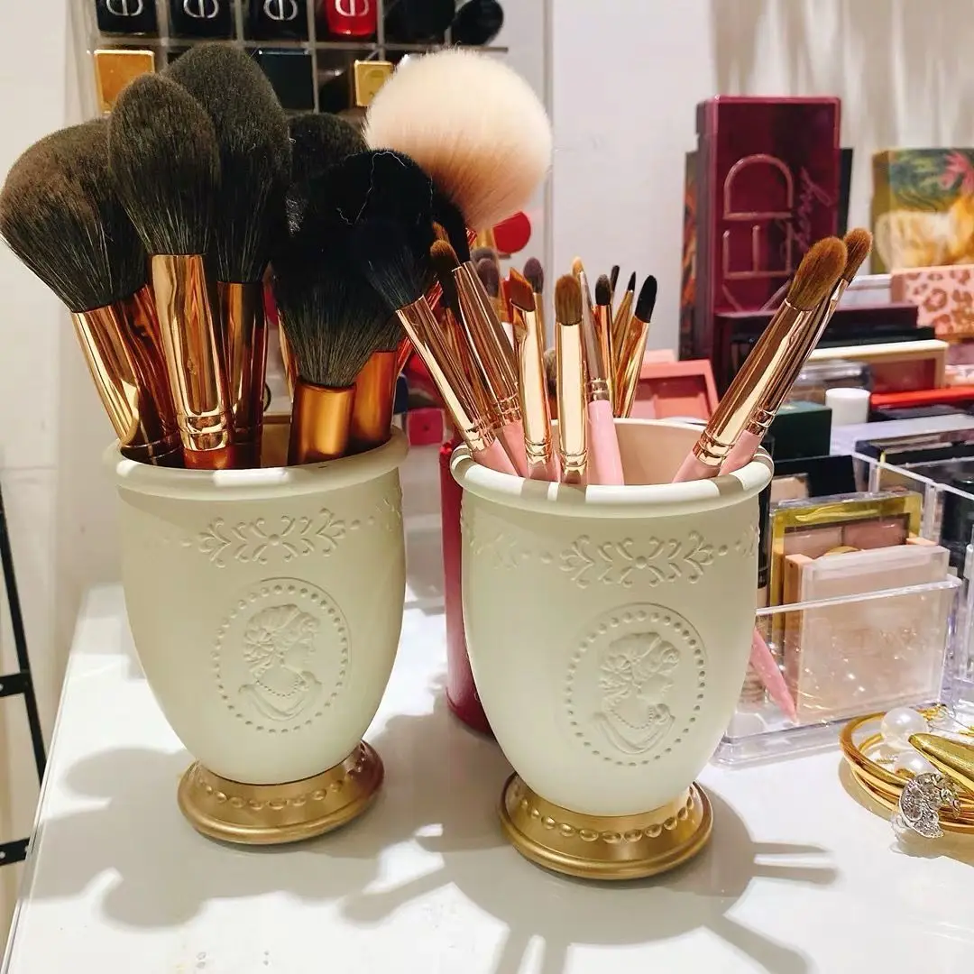 Luxury Relief Portrait  Makeup Brush Holder.cosmetics Lipstick Eyebrow Pencil Holder ,multi-function Storage Box Organizers 4