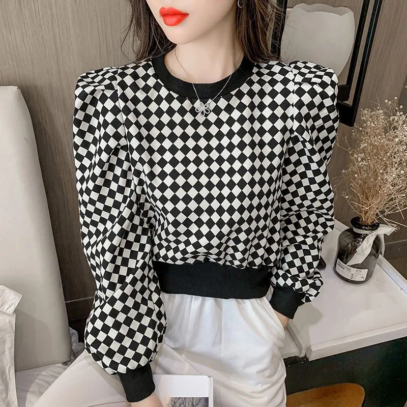 

New Spring and Autumn Fashion Korean Edition Contrast Plaid Round Neck Short Loose Versatile Foreigner Long Sleeve Sweater