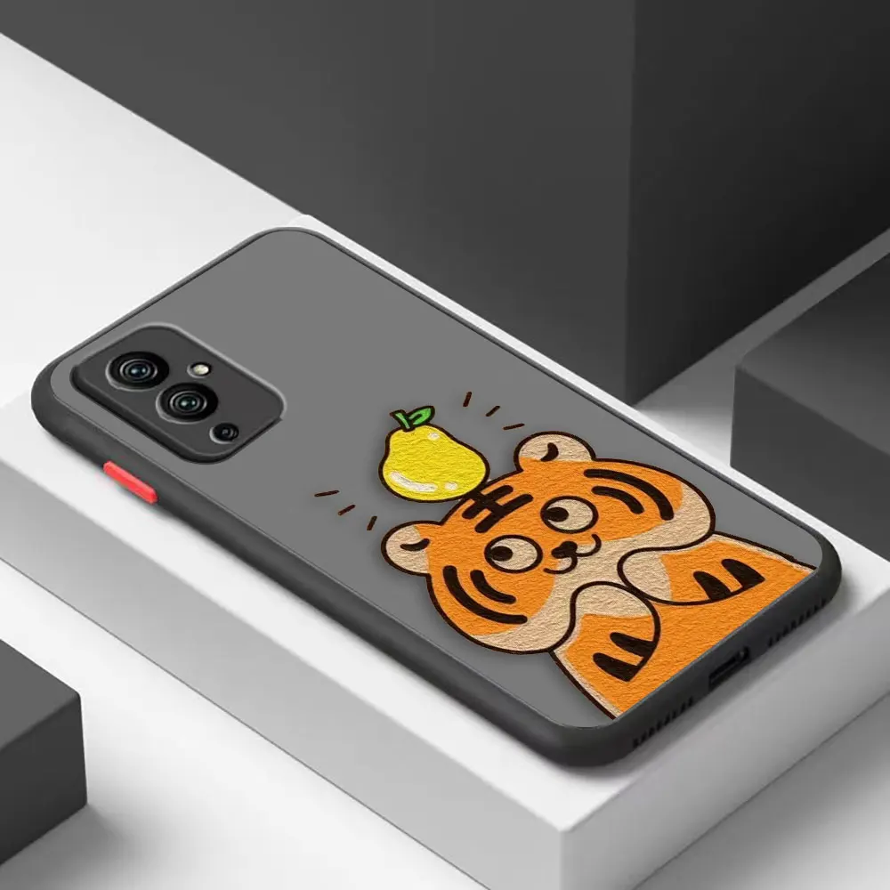 thumbnail image 1 of Funda de teléfono mate para Oneplus 10 9 8T 8 7 7T 6 6T 5 PRO NORD CE 2 N10 N100 5G Funda Coque Capa Shell lindo pequeño tigre, 1 of 5