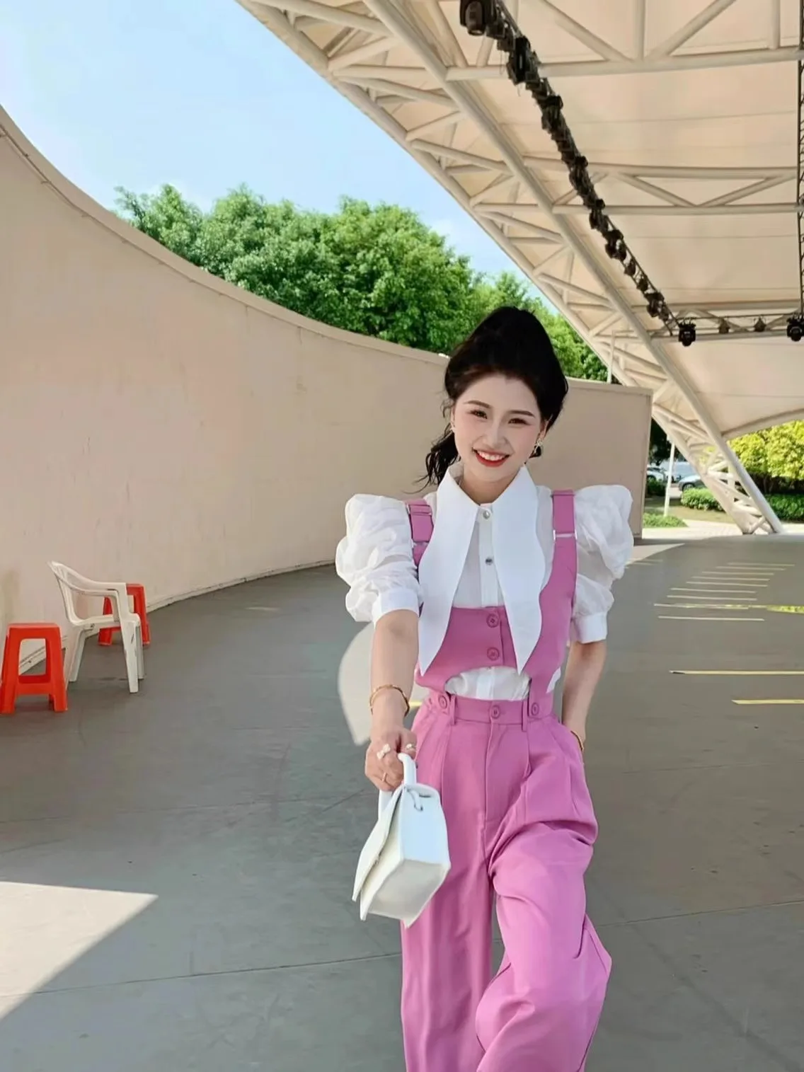 

New Sweet Age-reducing Bubble Sleeve Suit with Pointed Collar, White Shirt, Suit and Suspenders, 2-Piece Suit for Women, 2024