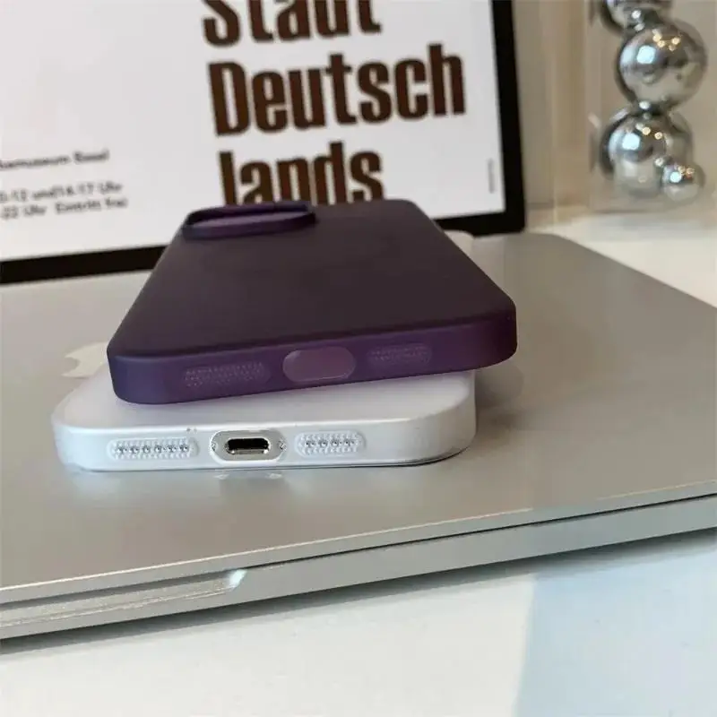 Matte Ultra-Thin Magnetic Wireless Charging Case - Hard PC Translucent Cover
