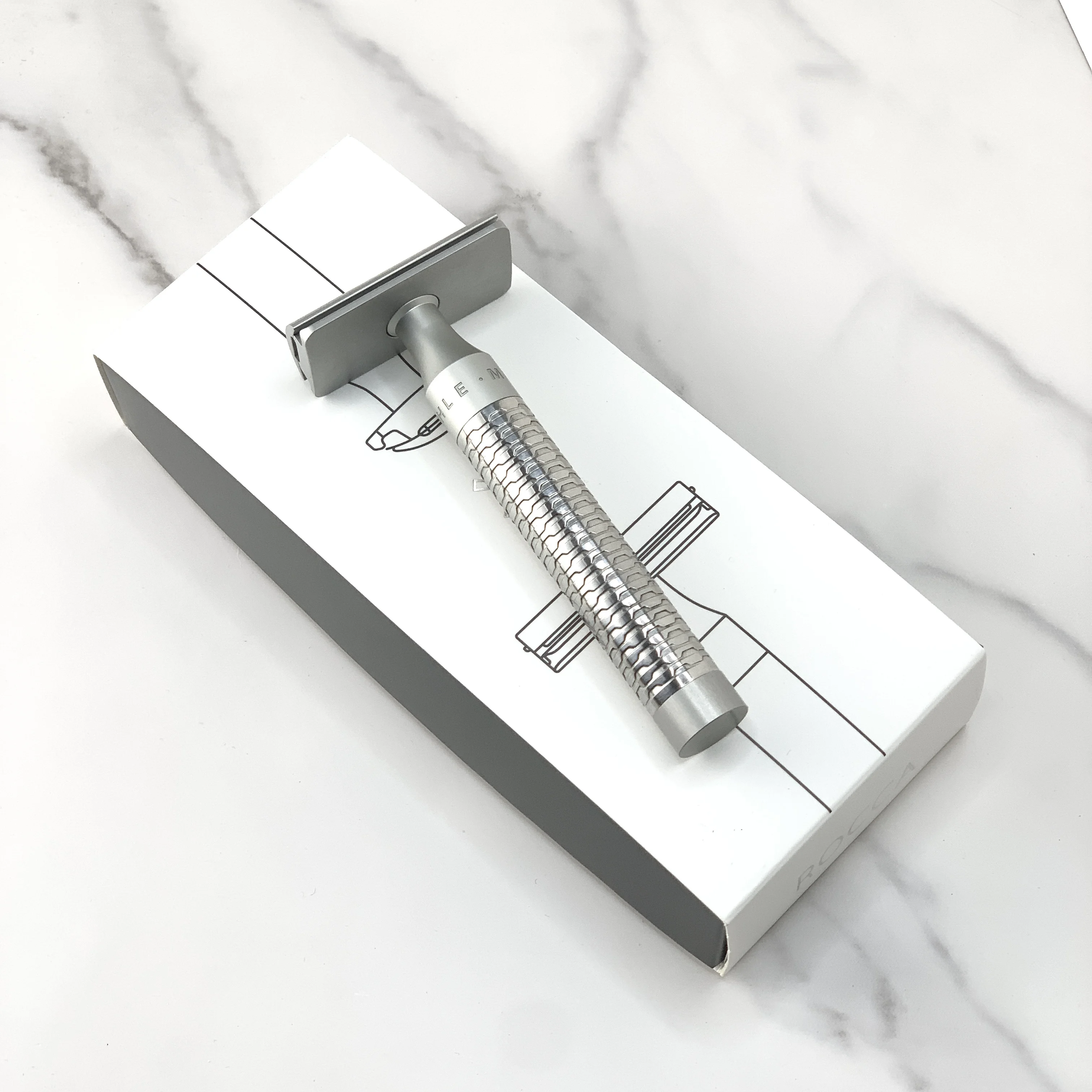 German model R94 Double Edge Safety Razor, a men's shaver made by CNC - processed stainless steel 2