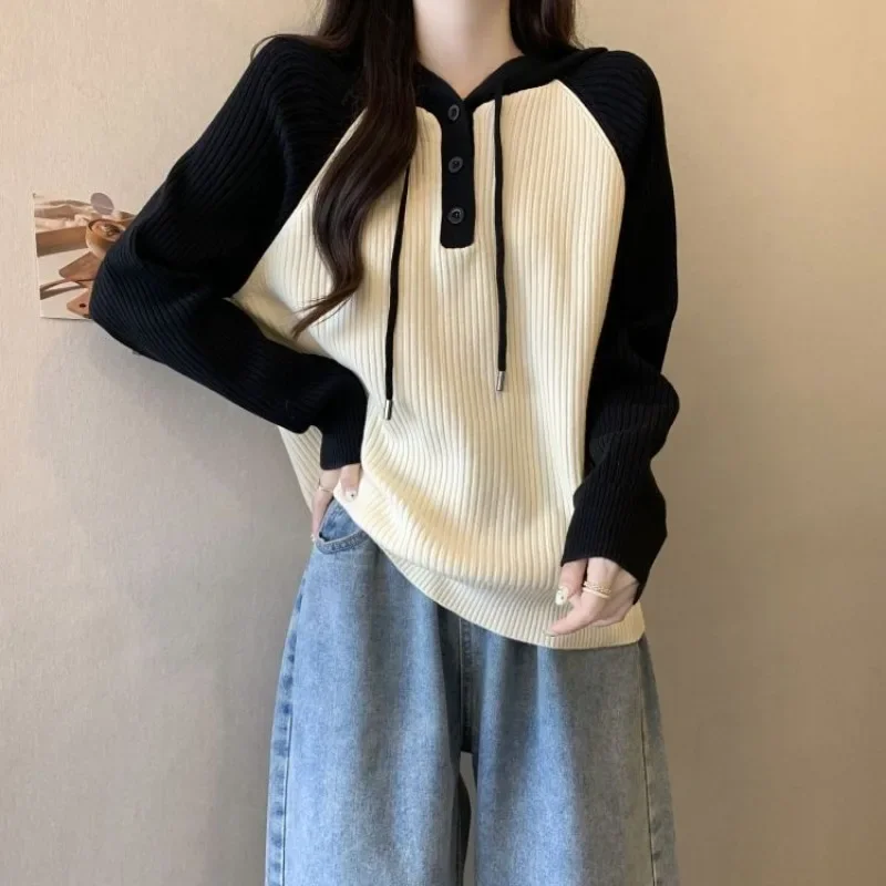 

Women Contrast Hooded Long Sleeved T-shirt Loose Fitting Top Slimming Bottom Women Clothing Autumn Winter New Clothing