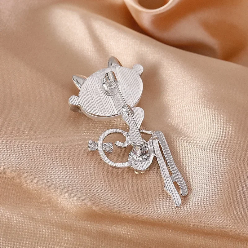 Cute Little Cat Cat Eye Stone Brooch High-end Korean Crystal Collar Needle Cat Girl Personalized Clothes Decor Accessories
