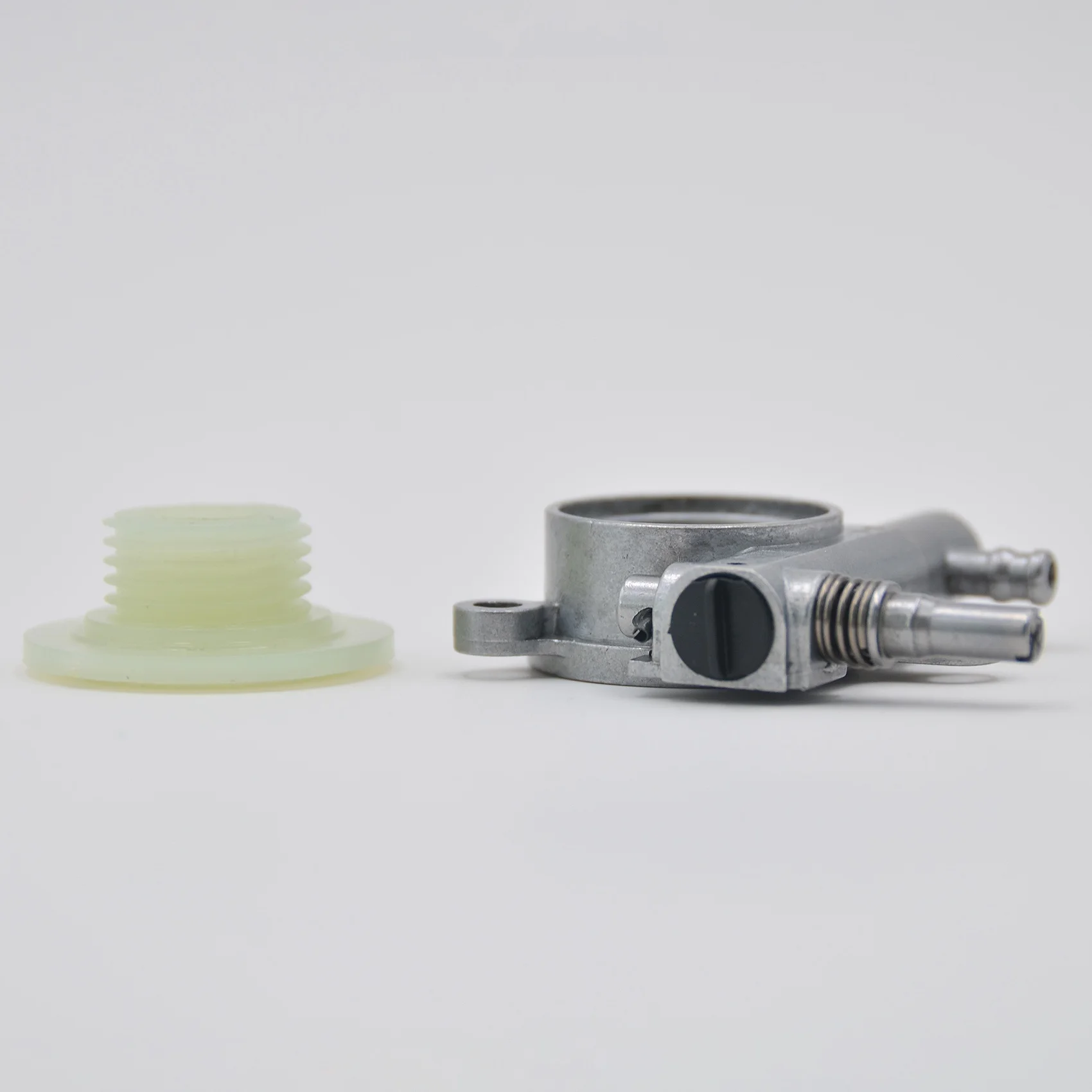 Chainsaw Spare Parts Chainsaw Oil Pump Worm Drive Gear 1Set Fit for 25CC/38CC Chain Saw