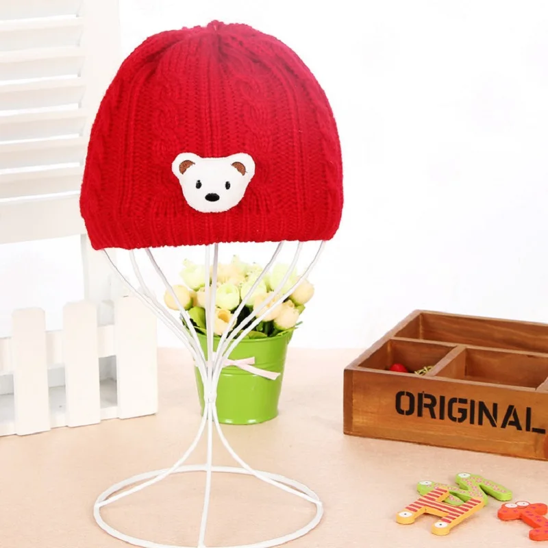 Рисунок 4 - Детская вязаная шапка с мягким помпоном