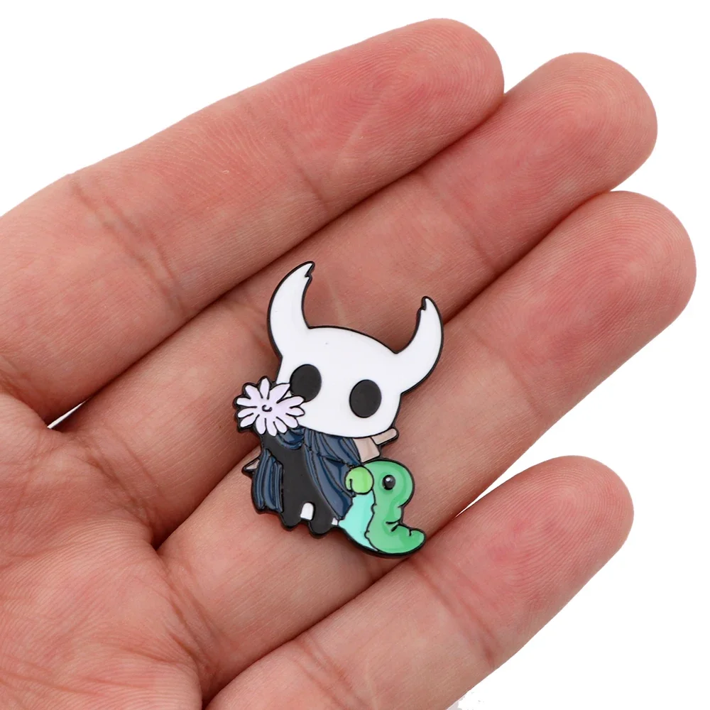 Hollow Knight Enamel Brooch - Character Detail 6