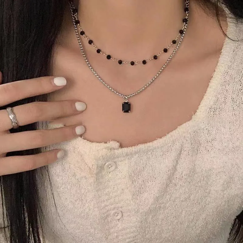2023 New Fashion Luxury Black Crystal Glass Pearl Necklace Choker Necklace for Women Flower Lariat Lock Collar Necklace Gifts_voghion.com