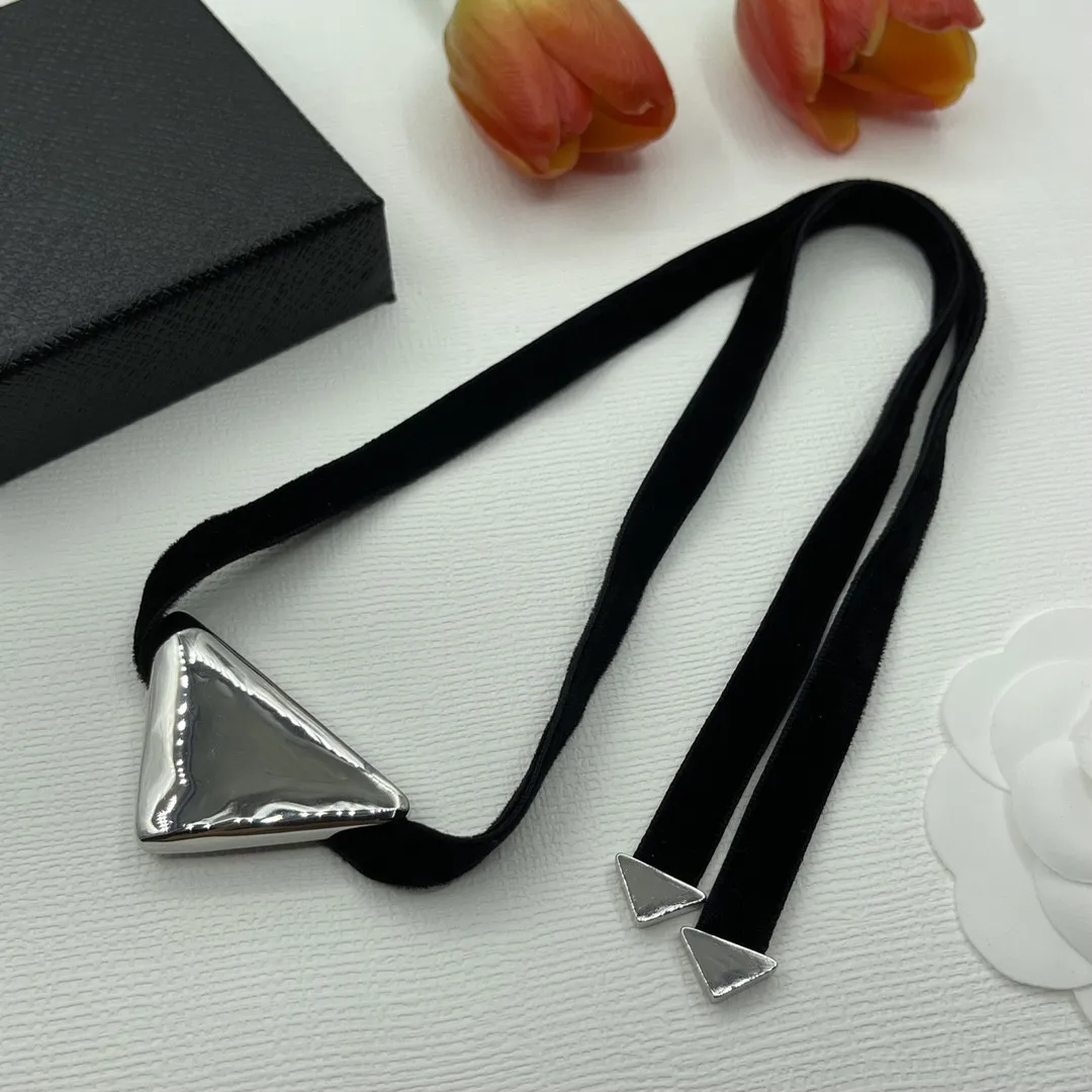 

European and American Fashion Smooth Triangle Earrings