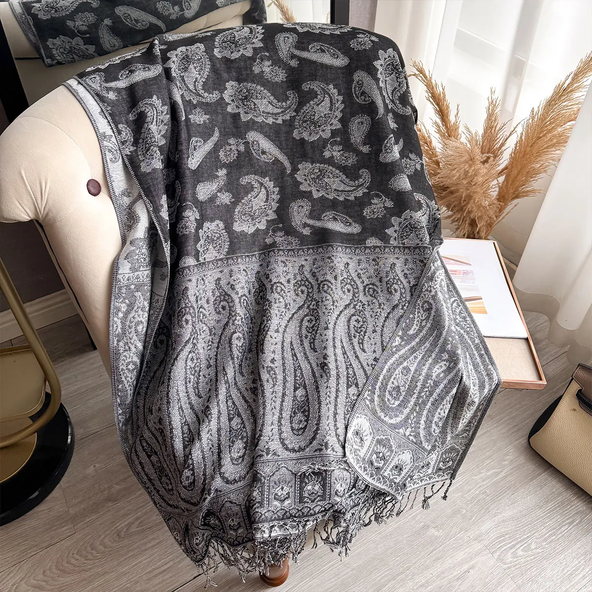 2025 Women Scarf Spring and Summer Luxury Bohemian Style Shawl Jacquard Paisley Pattern Designer Lady Muslim Hijab Pashmina