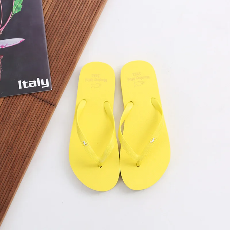 Summer Flip Flops For Women Cute Candy Color Indoor Flat Shoes Men Beach Slippers Non-slip Soft Sole Couple Sandals 2022 Simple