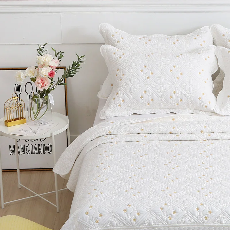 WURUIBO Set Biancheria Da Letto Matrimoniale/Queen 3 Pezzi - Copriletto Leggero Trapuntato In Microfibra Con Federe, 228x243 Cm, Bianco, Per Tutte Le Stagioni - 2