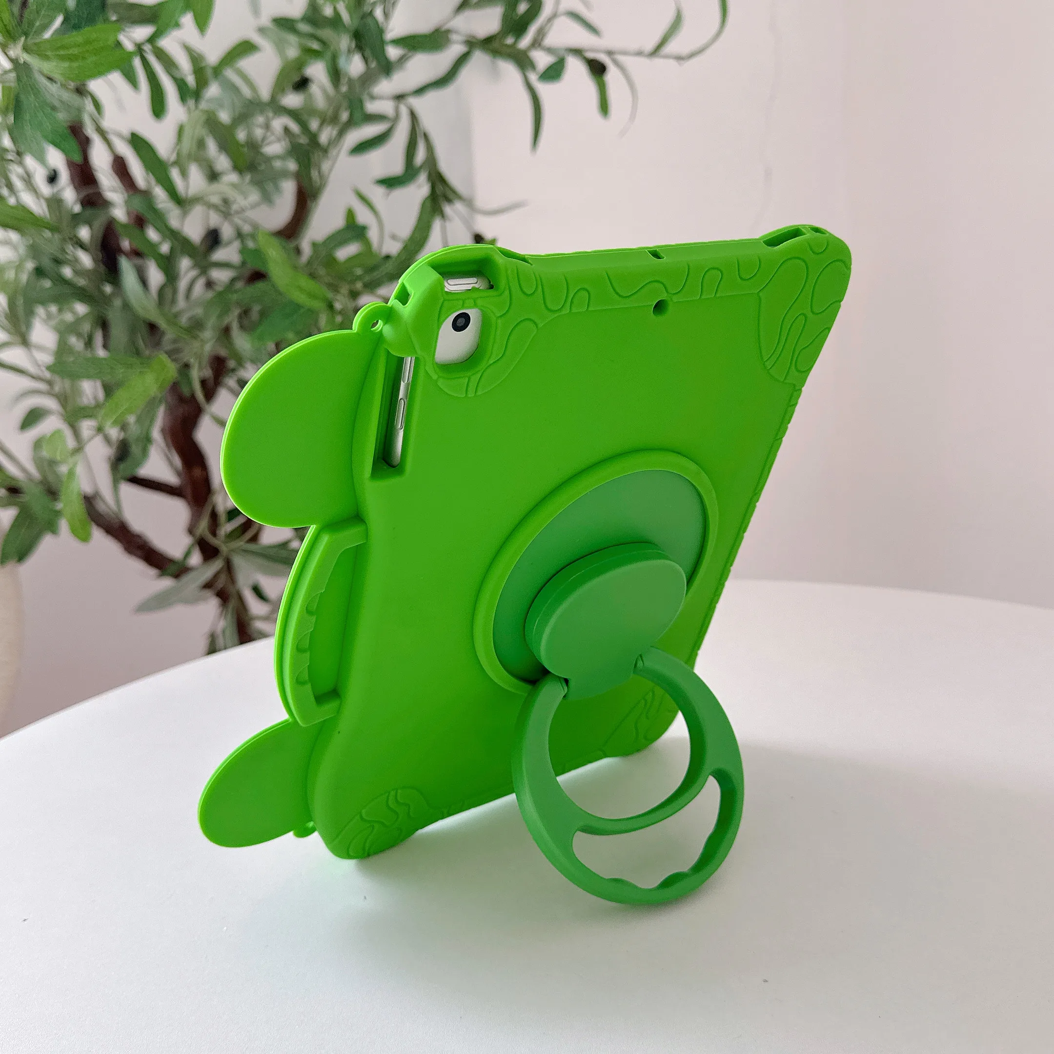 3D Cartoon Frog Bracket Soft Silicone Tablet Case, 11-Inch