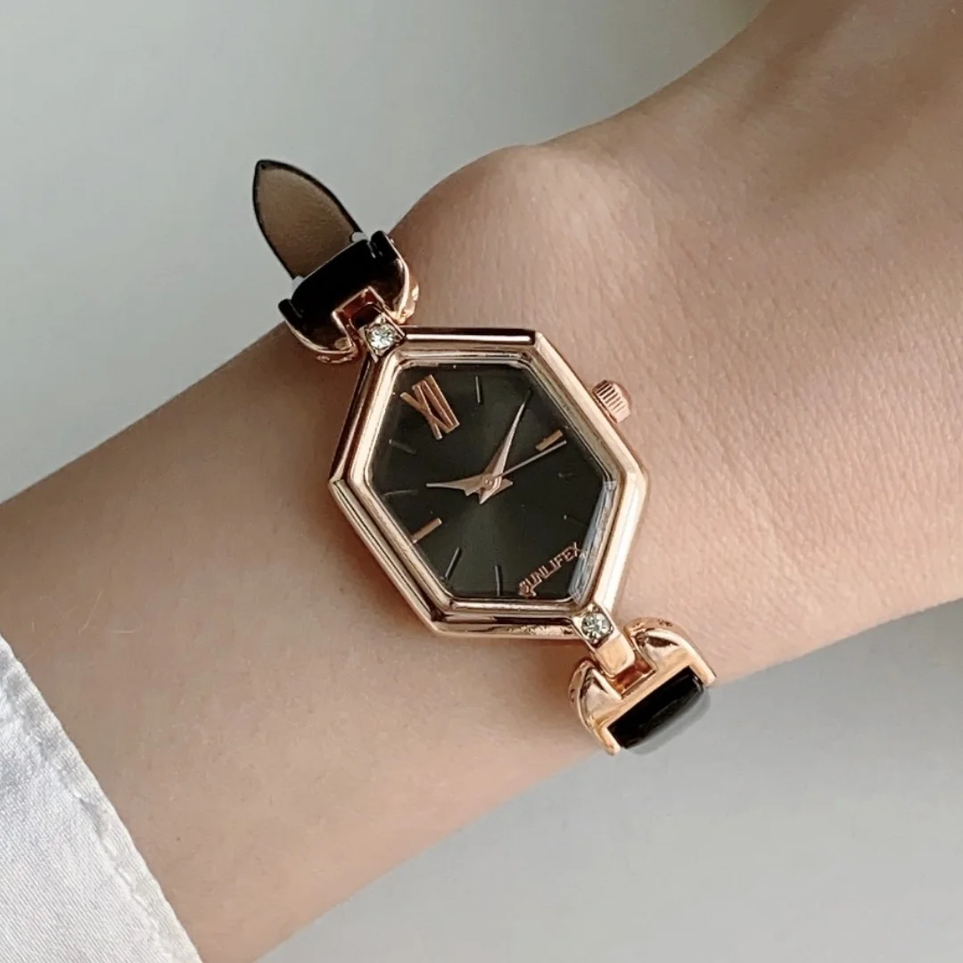 Fashion Women's Quartz Watch Leather Band Analog Wristwatches