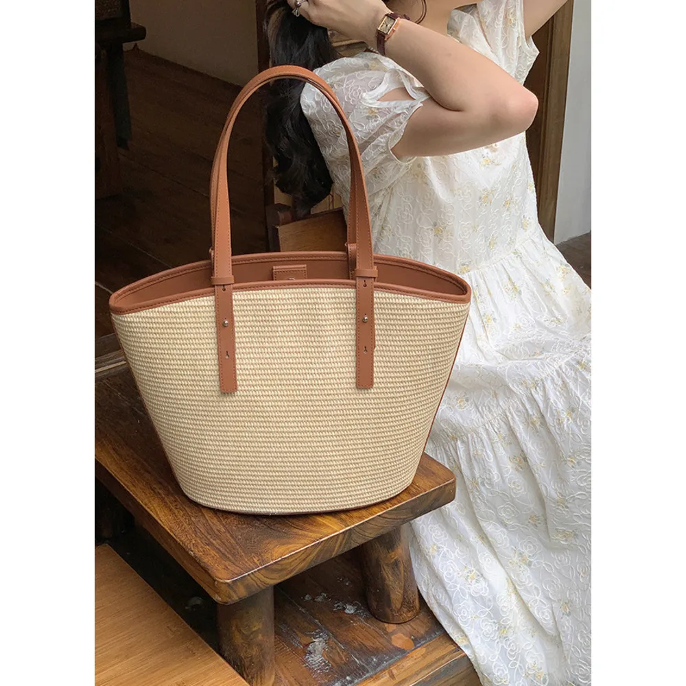 Large capacity underarm tote 2024 new fashionable grass leather woven niche single shoulder women's large bag_voghion.com