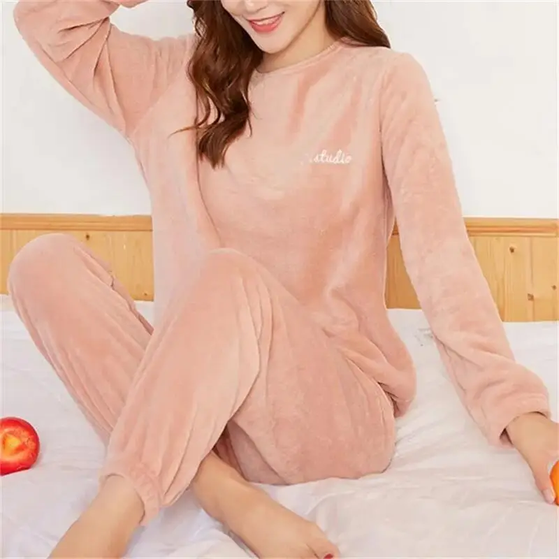 Women Velvet Pajama Set Fleecing Warm Loose Top And Elastic Waist Pants Casual Warm Woolen Suit Women 2024 Winter Men Sleepwear 3