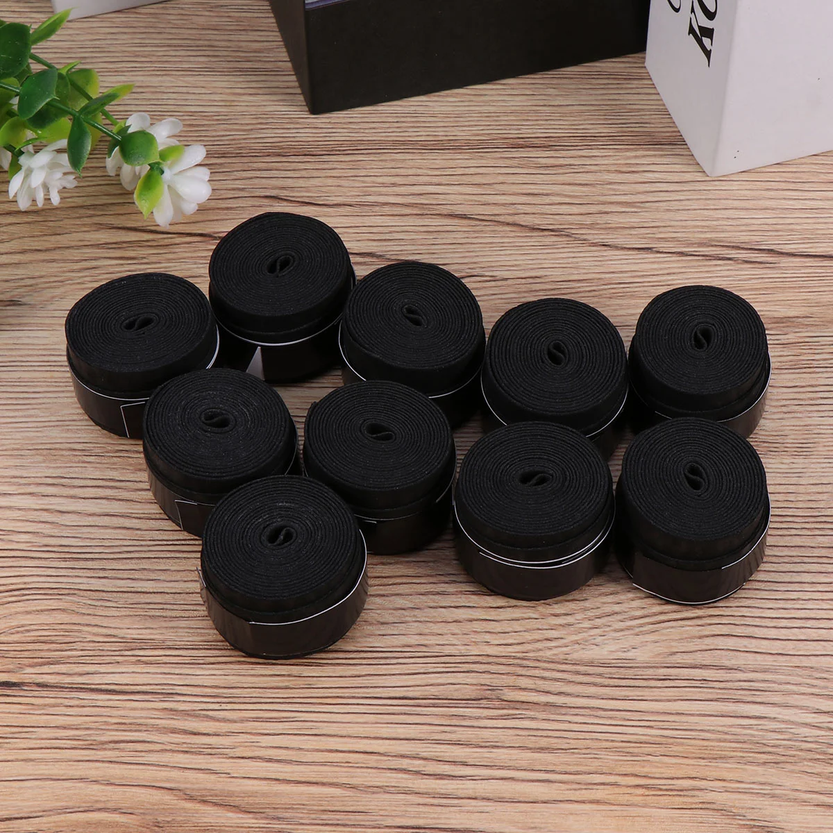 

Tennis Grip Tape Badminton Racket Sweat Band Racket Grip Anti Perforated Super Absorbent Tennis Squash Racket Badminton